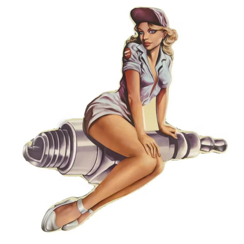 Retroworld Metal Sign Pinup Girl On Tänd Plug- 45 x 57 cm