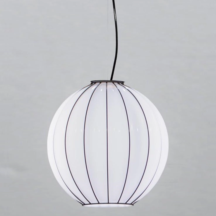 SIRU – Ljuskrona med textilsladd SFERA 1xE27/60W/230V diameter 32 cm svart/vit Venetiansk glas