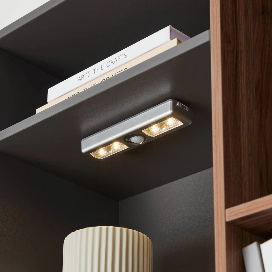 Eglo – LED orienteringslampa med sensor 4xLED/3xAAA