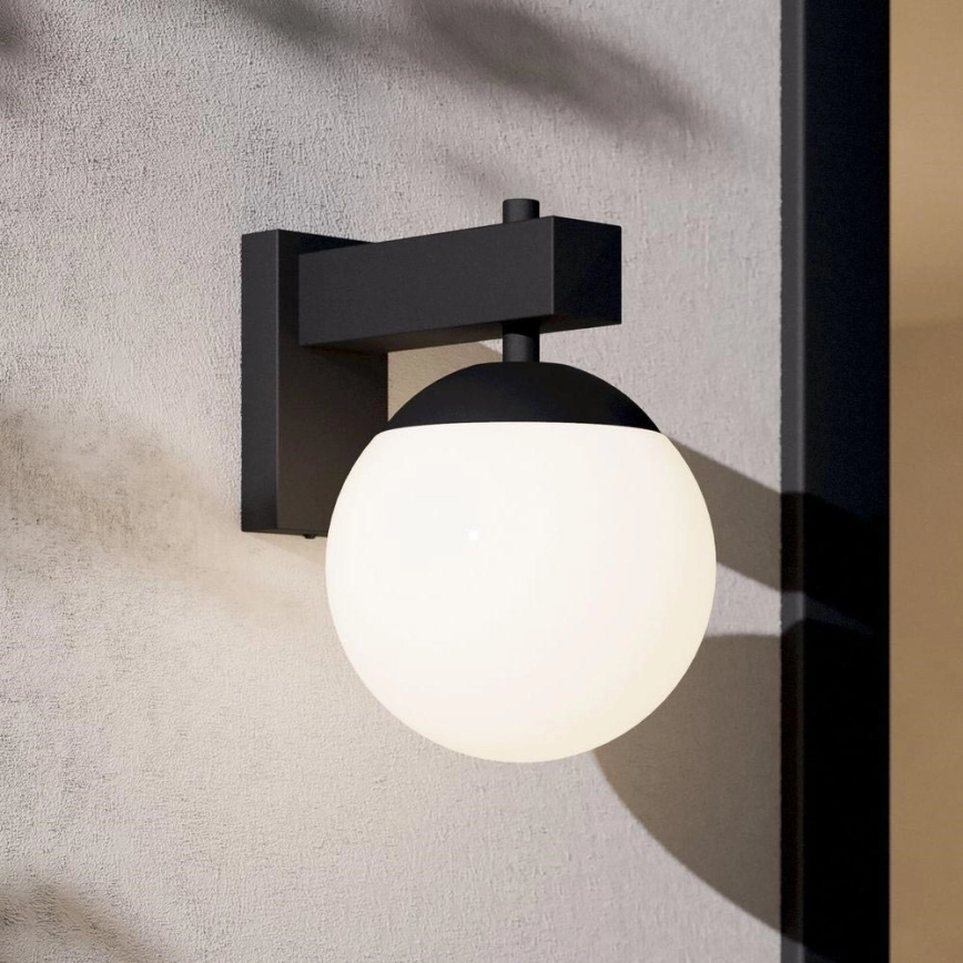 Eglo – Vägglampa för utomhusbruk 1xE27/40W/230V svart IP44